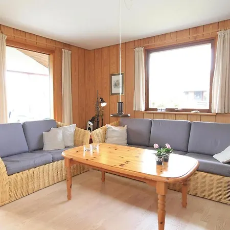 2 Bedroom In Hvide Sande * Bjerregard