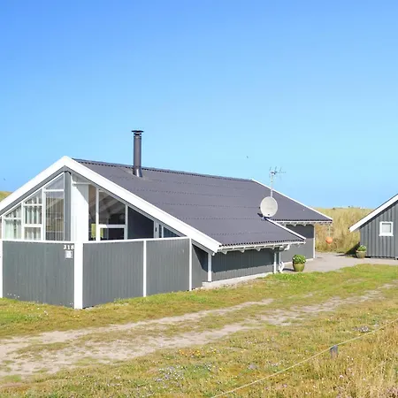 2 Bedroom In Hvide Sande *