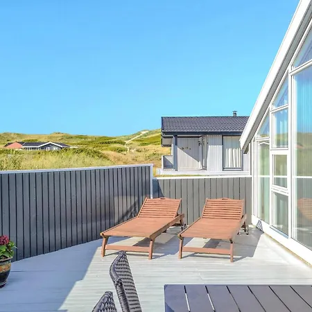2 Bedroom In Hvide Sande