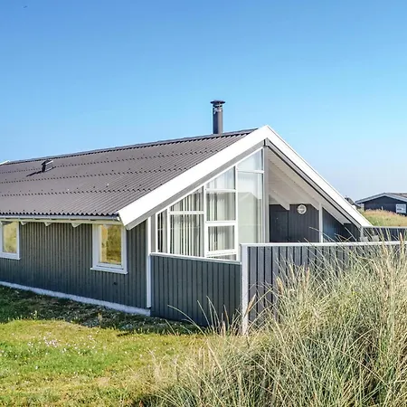 2 Bedroom In Hvide Sande